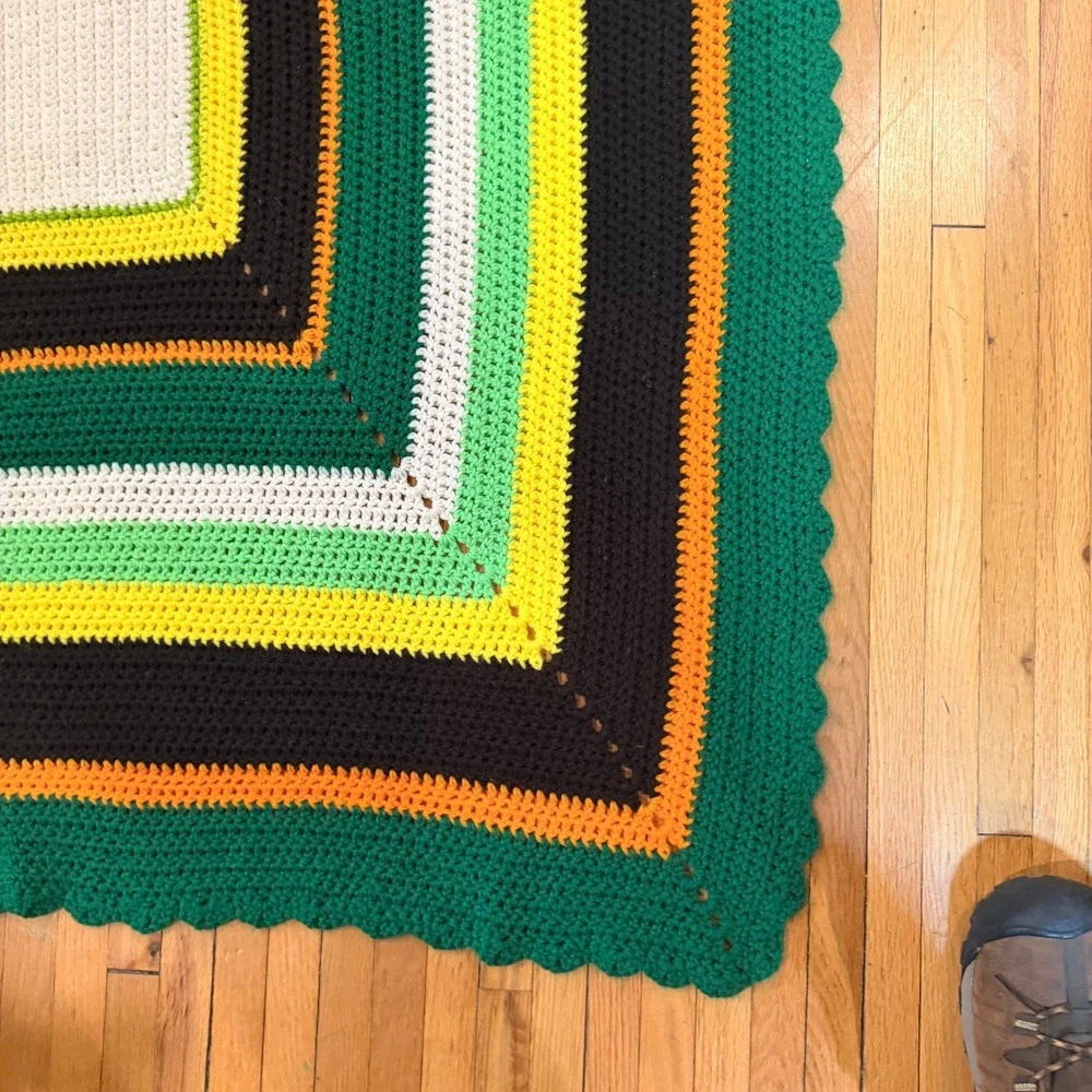 Handmade Crochet Blanket Throw OS Rectangle Colorblock Scalloped Green EUC